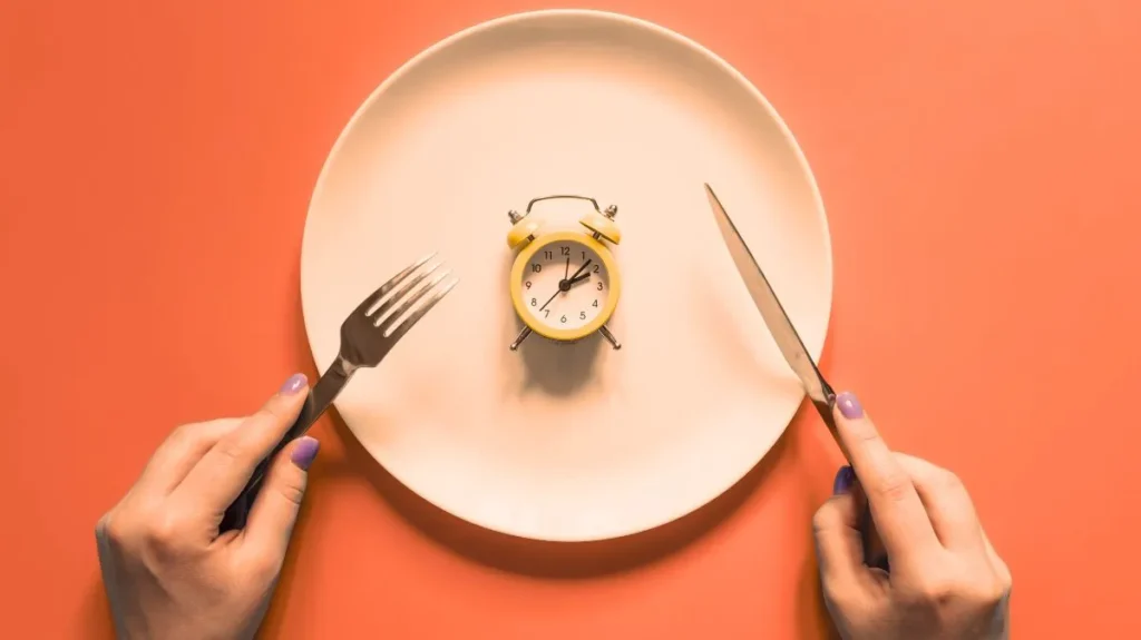 Jejum intermitente pode ser uma escolha da dieta para emagrecer rápido